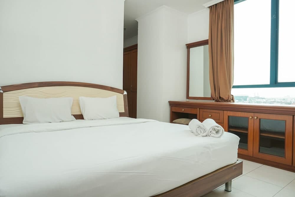 Spacious and Good 3BR Pangeran Jayakarta Apartment