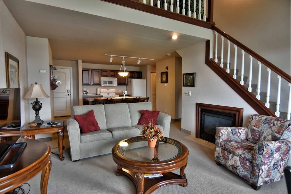 Unit 317 Tagalong Condo