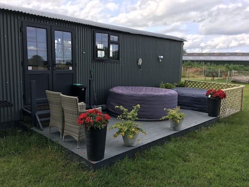 Charming Luxurious Rural Shepherds Hut