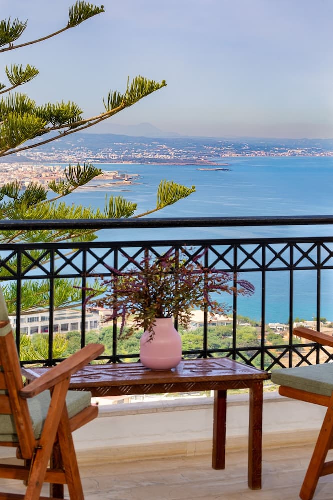 Sunset Home with sea view