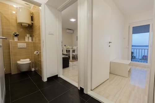 Seaview Studio Apartmani Sleeps 2 - Wifi & Tv