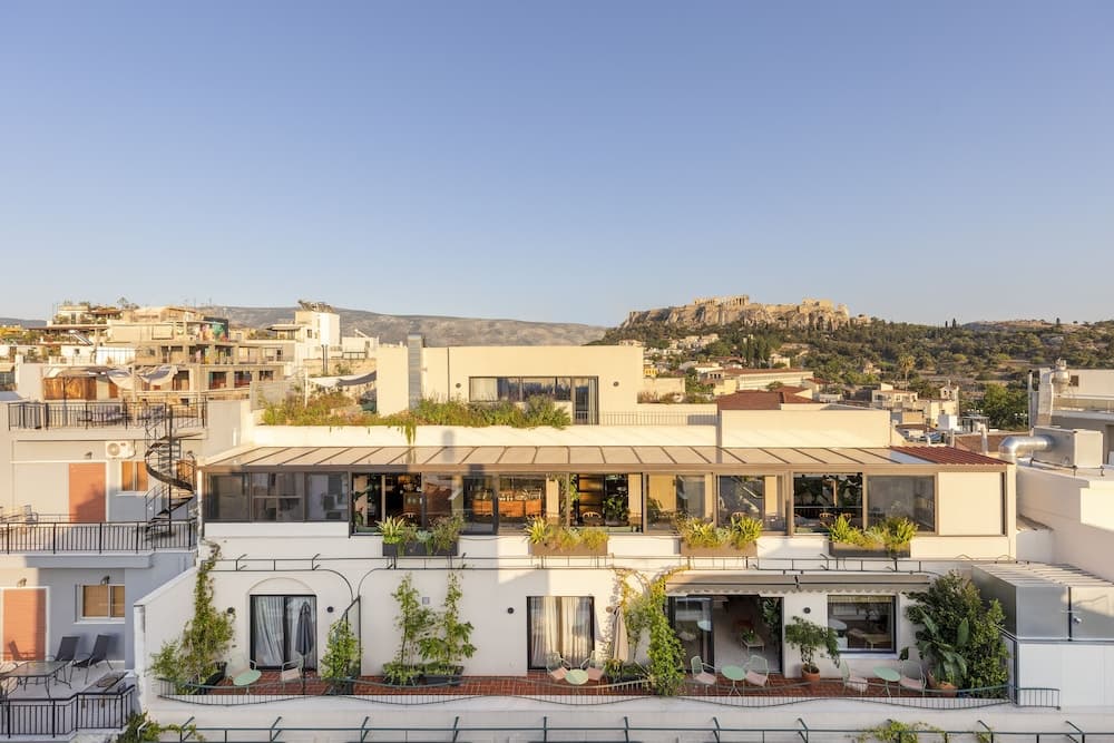 L'Avventura Athens