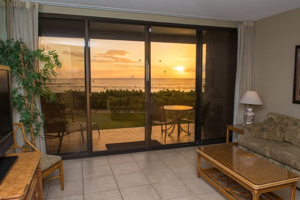 Kaanapali Shores 161 2 Bedroom Condo by RedAwning
