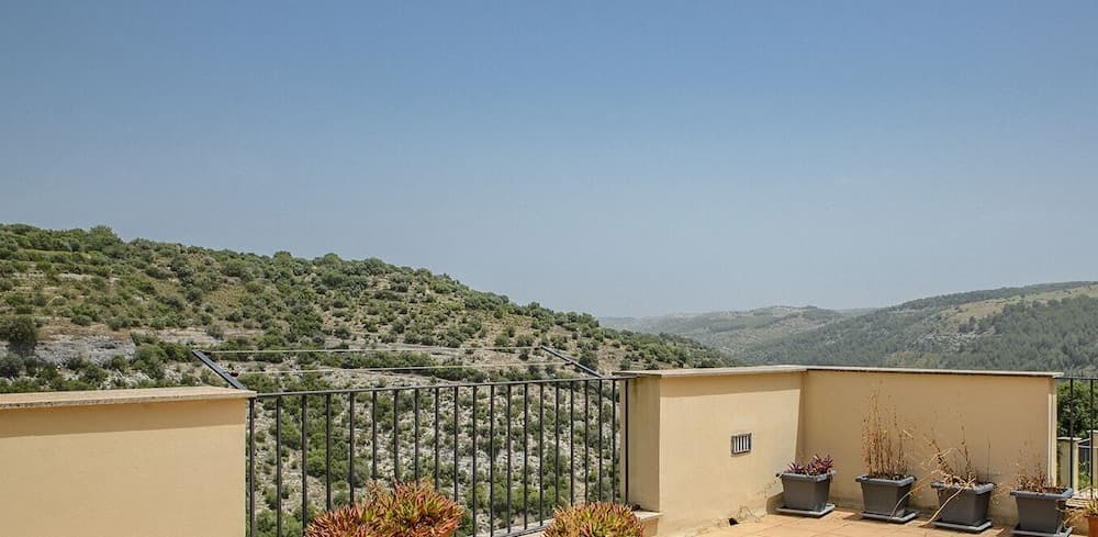 Ibla Apartments with Terrace