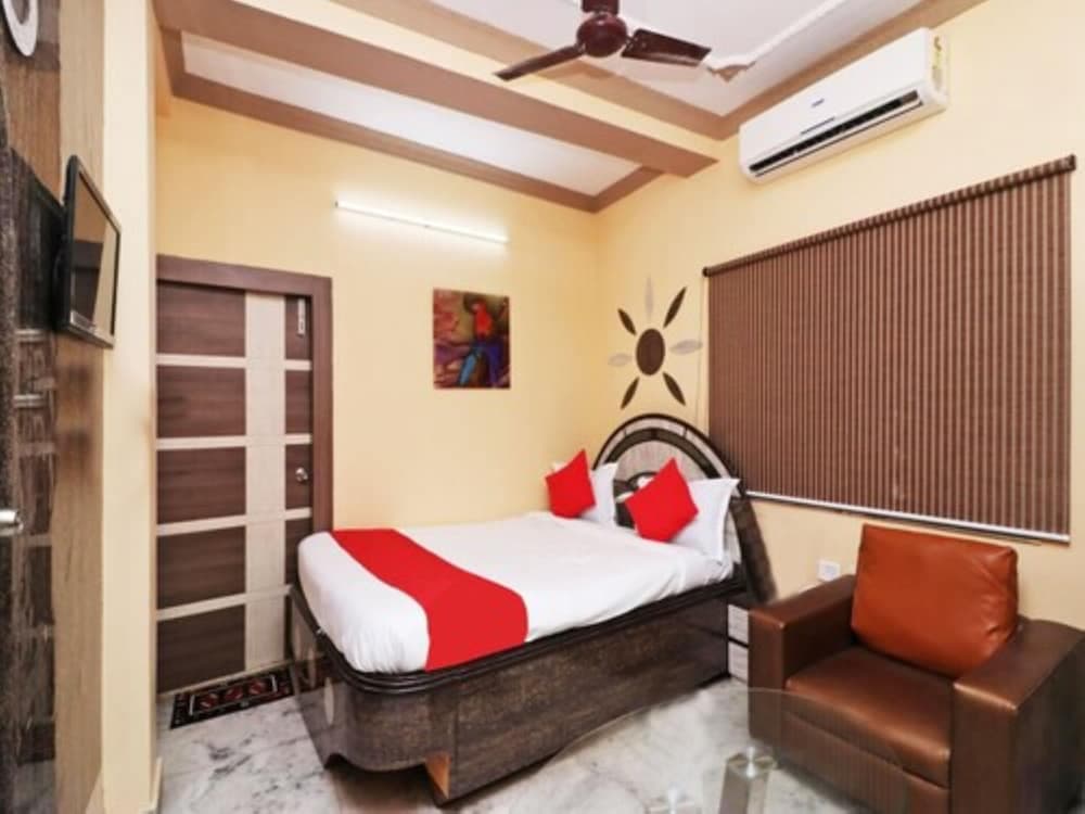 Goroomgo Sanjoy Guest House Ruby Tagore Park Kolkata
