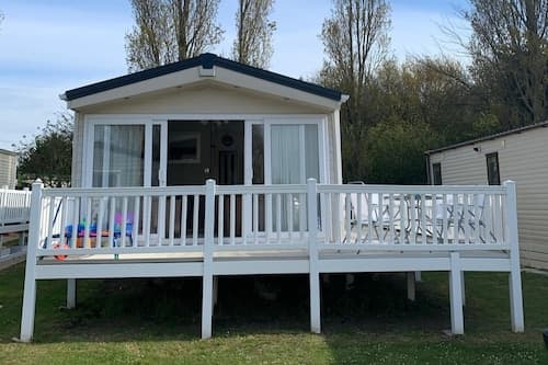 Caravan - Sleeps 6 - Patio, Parking