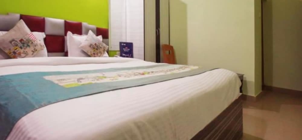 Goroomgo Shree Bhumi puri