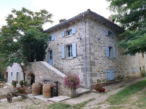 Beautiful 3-bed House in Kotli
