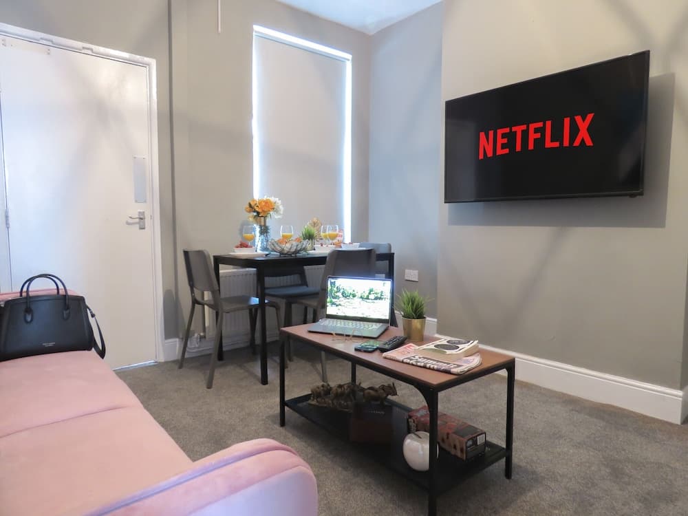 Tudors eSuites Three Bedroom House