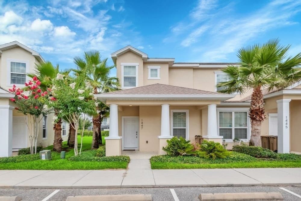 Serenity 3 Bed Townhome 3 Bedroom Townhouse by RedAwning