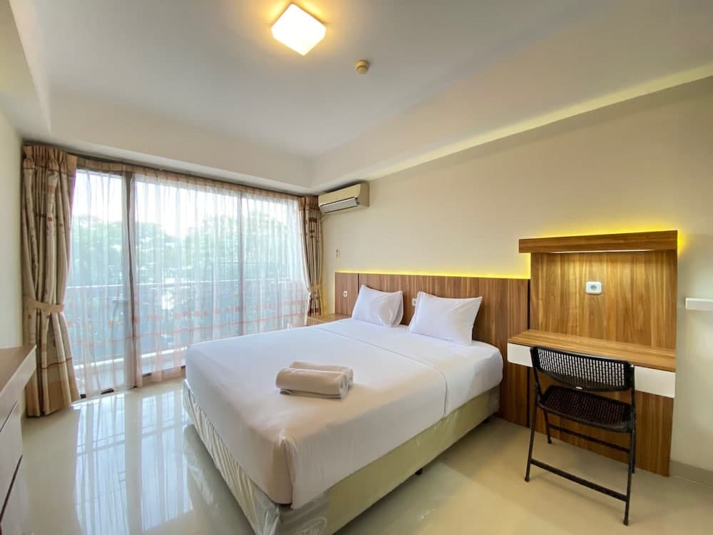 Spacious Studio Room at Beverly Dago Apartment