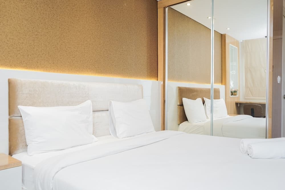 Comfy and Minimalist Studio Apartment at Tuscany Residences