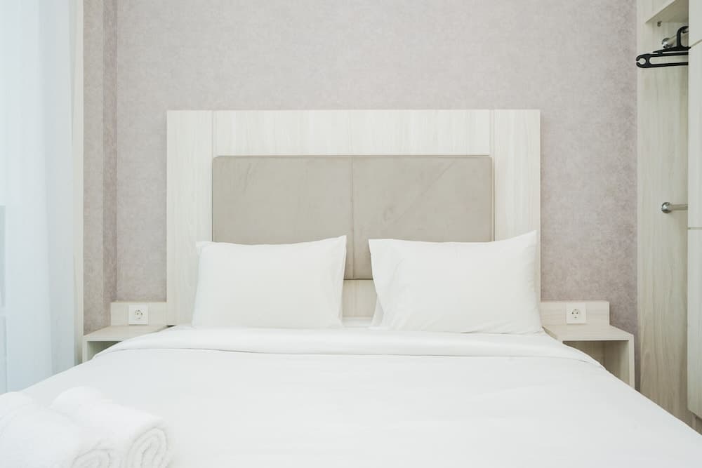 Comfy and Minimalist Studio Apartment at Tree Park BSD