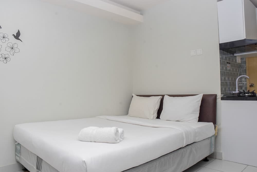 Cozy and Comfy Studio at Amethyst Apartment