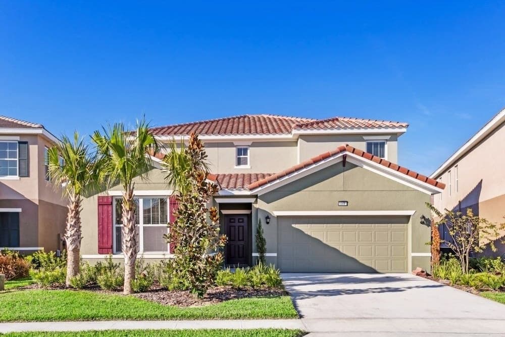 Luxury 6 Bedroom 4.Bath Home With Spa 6 Villa by RedAwning