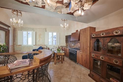 Leoni Suite by Mmega