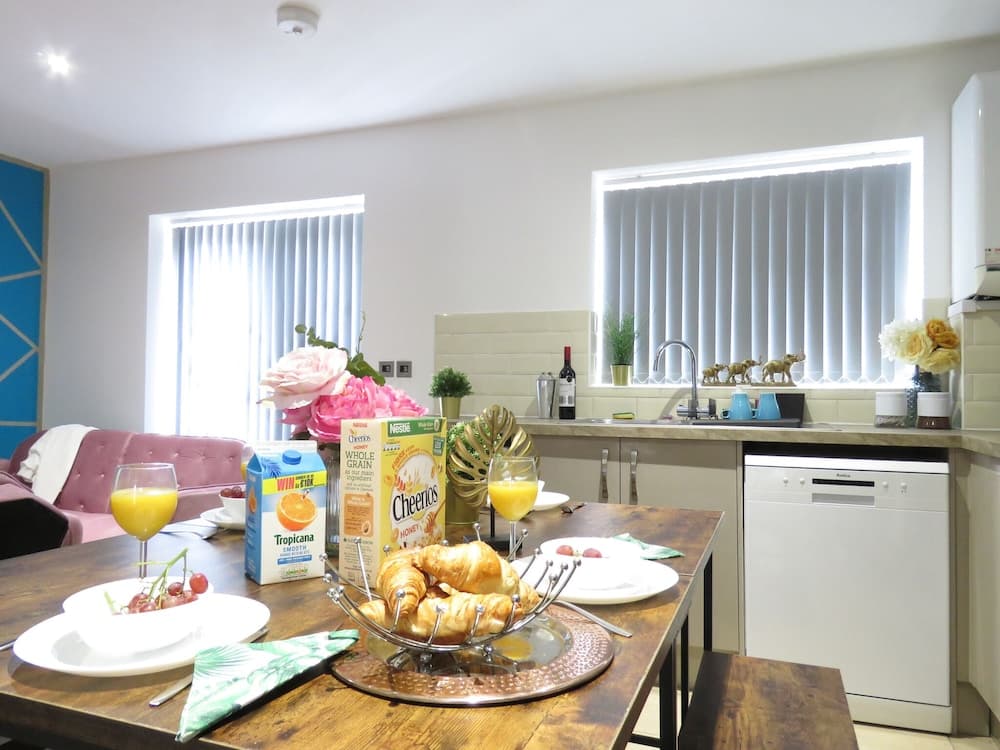 Tudors eSuites 4 Bedroom House