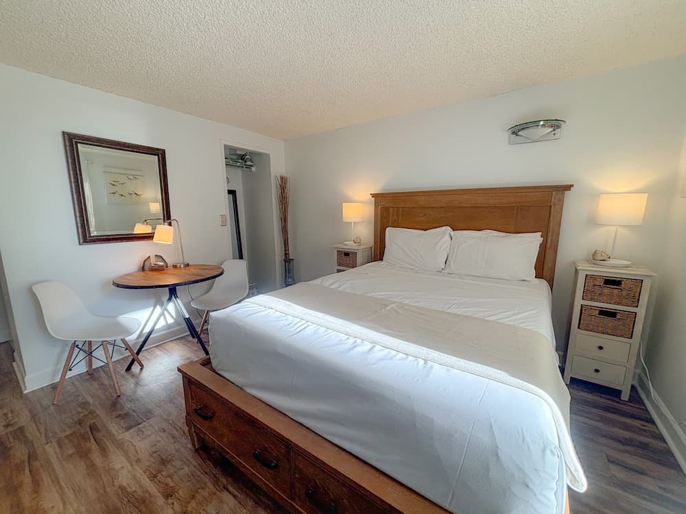 Kuhio Village 806 Condo by RedAwning