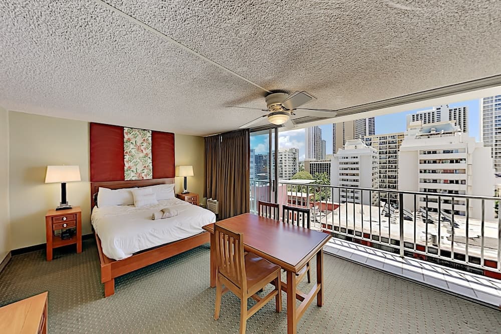 Pacific Monarch 901 Condo by RedAwning