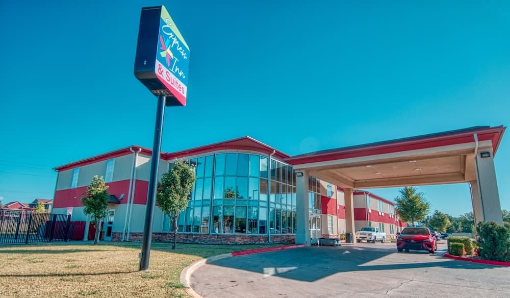 Express Inn & Suites