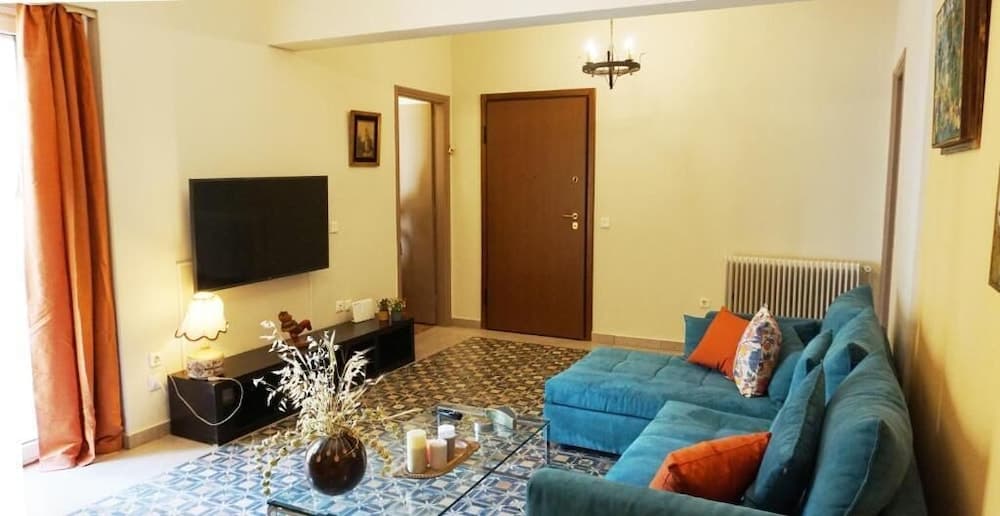 A few Steps from Syntagma and Plaka