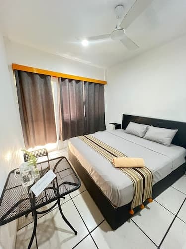 Room-private Room With King Size bed