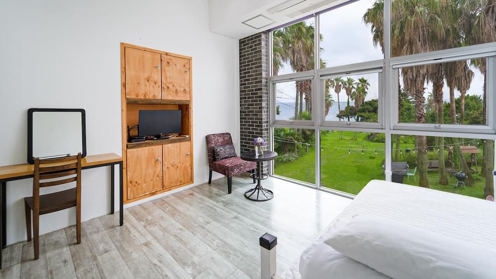 Seogwipo Nupbillehouse