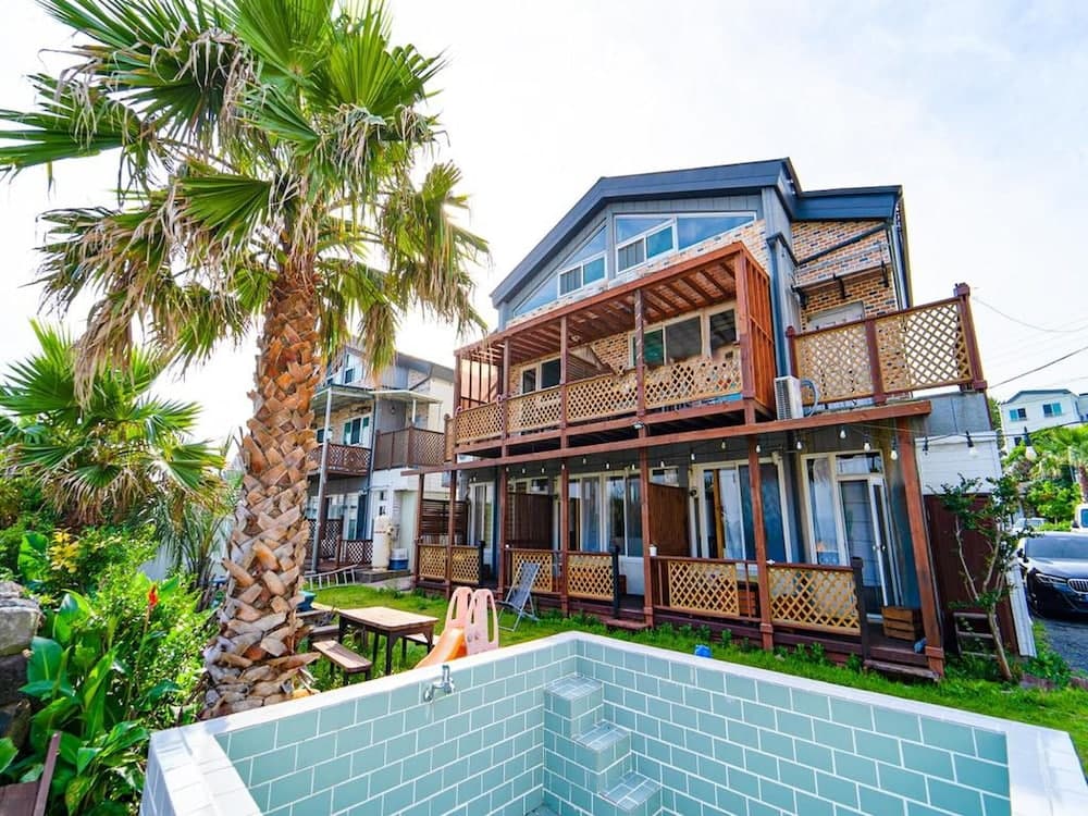 Jeju Haebaragi Pension