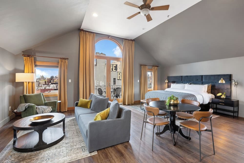 The Historic Blue Moon Hotel - NYC