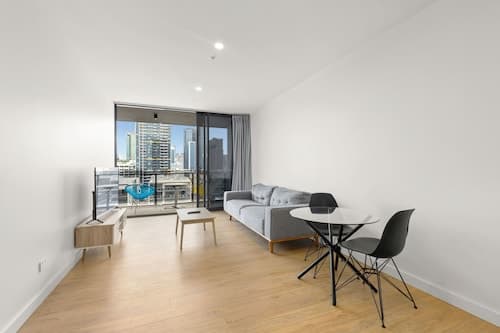 South Brisbane 2 Bedrooms Apartment with Free Parking by KozyGuru