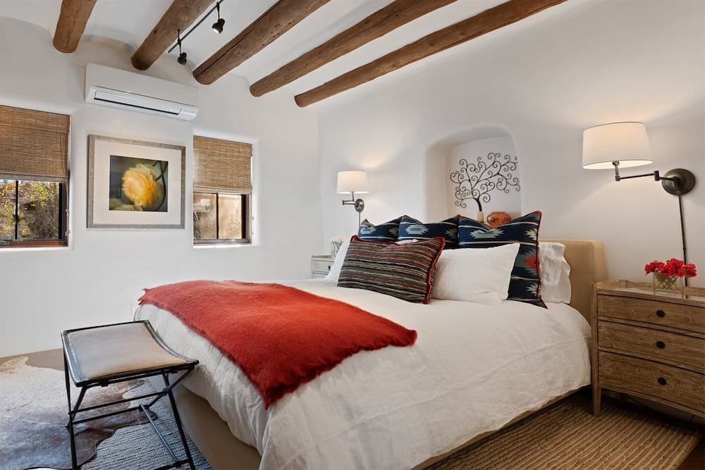 Carmel - Elegant East Side Adobe With Kiva Fireplace, Walk to Canyon Rd and The Plaza