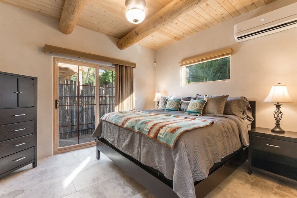 Bella - Sweet Casita in the Heart of Santa Fe, Six Blocks to the Plaza