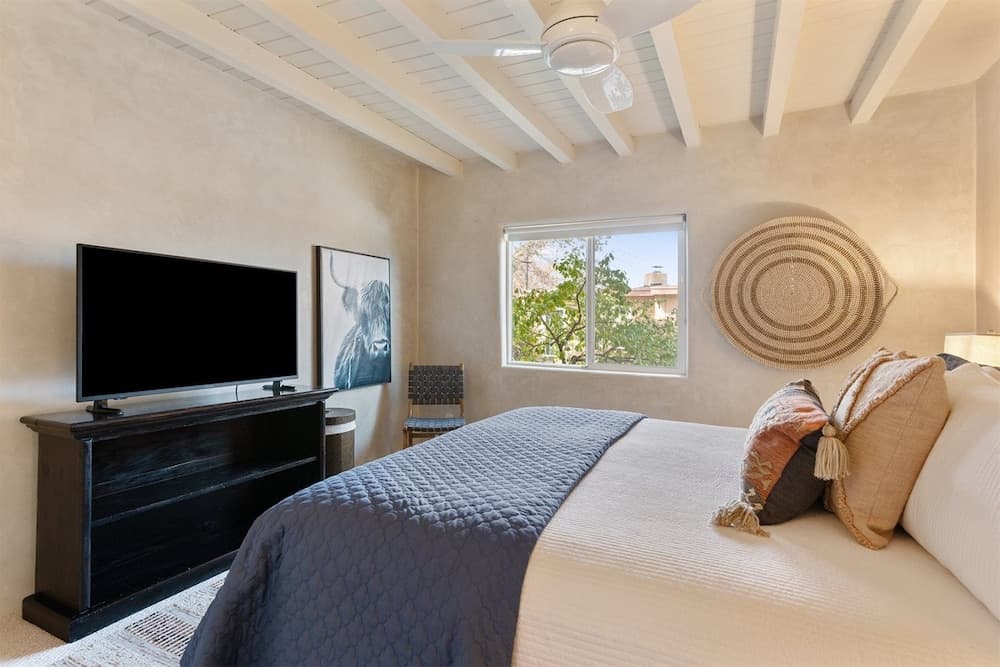 Reposado - Kiva Fireplace, Walk Everywhere, Adorable Patio