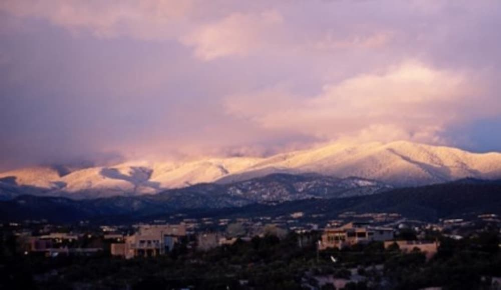 Piñon Vista - 360° Majestic Views, Just Blocks From the Plaza