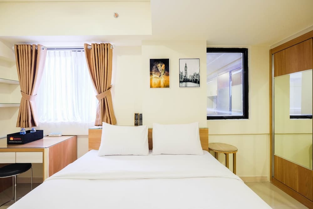 Comfy And Homey Studio Room At Meikarta Apartment