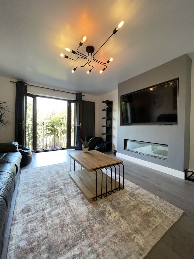 5 Lockside Free Secure Parking