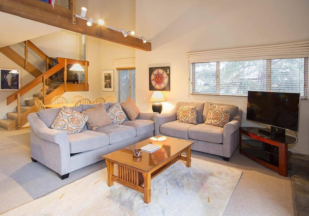 Snowcreek #630 - Near Lakes & Golf!