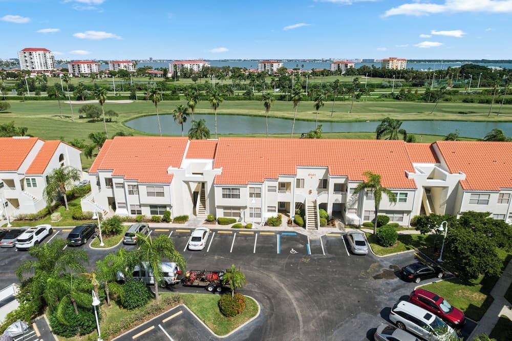 9302vistavn2110idstco - Vista Verde North 2-110