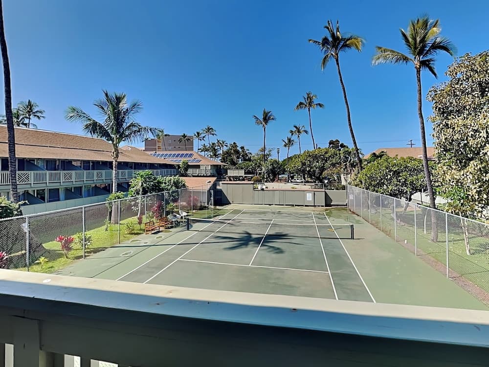 1110kbsurf227kbsnco - Kihei Bay Surf 227