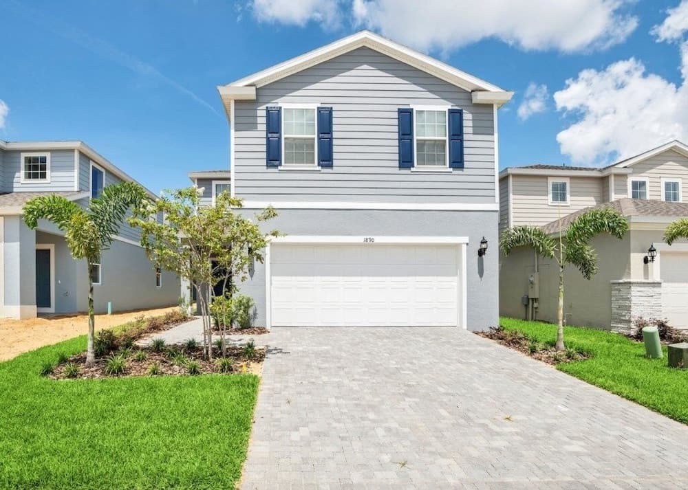 5 Bed With Fantastic Game Room In Fun Resort! 5 Bedroom Townhouse by RedAwning