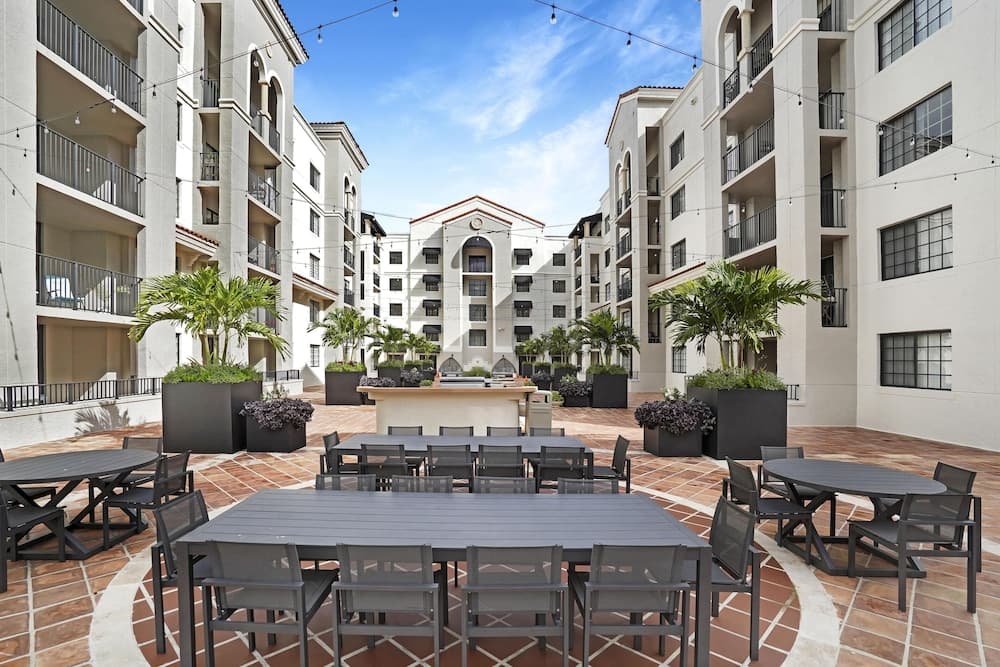 Dharma Home Suites Coral Gables at Gables Grand Plaza