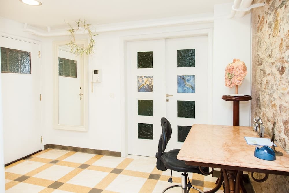 Chic Charming Central Athens Apt.