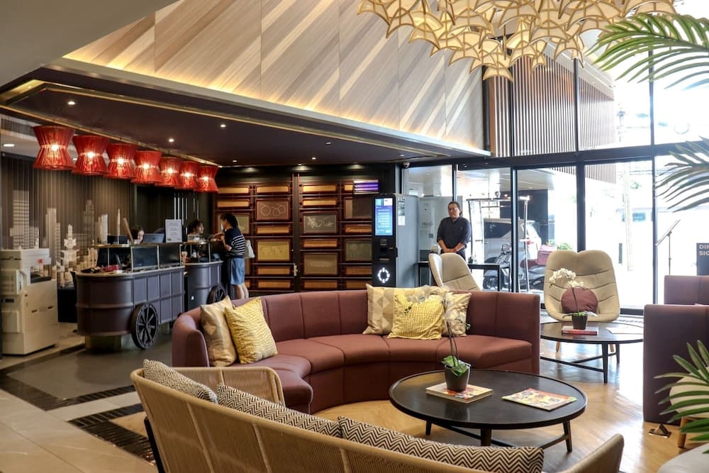 The Quart Ruamrudee by UHG