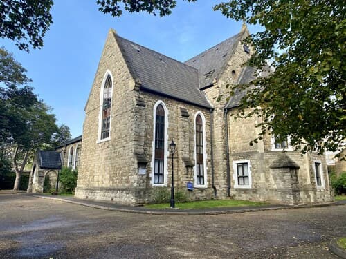 Rare 1-bed Church Converted Apartment in London