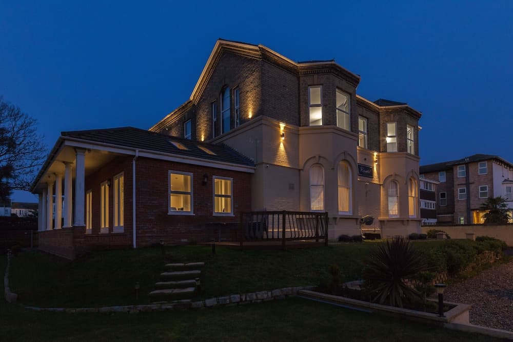 Remaotel Seafield Court Apartments