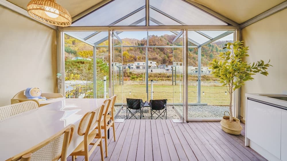 Gapyeong Ddobagi Pet & Spa Glamping