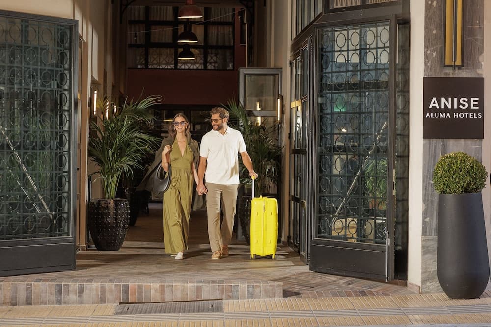 Anise, Aluma Hotel & Resort