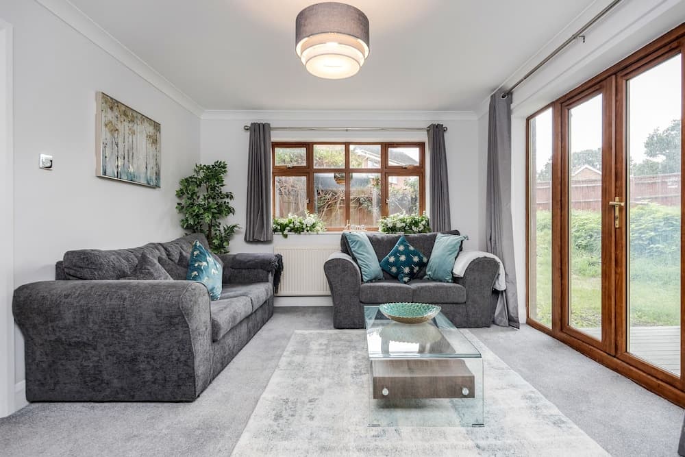 Maidenhead  Pet Friendly  4 Bed House