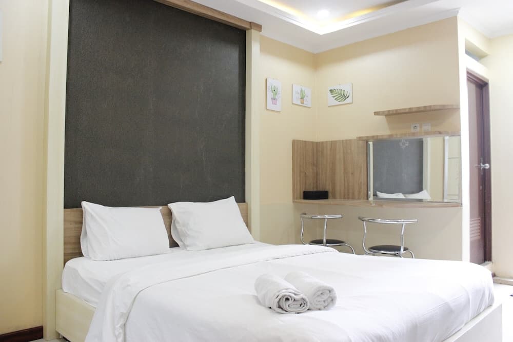 Minimalist Studio Gateway Ahmad Yani