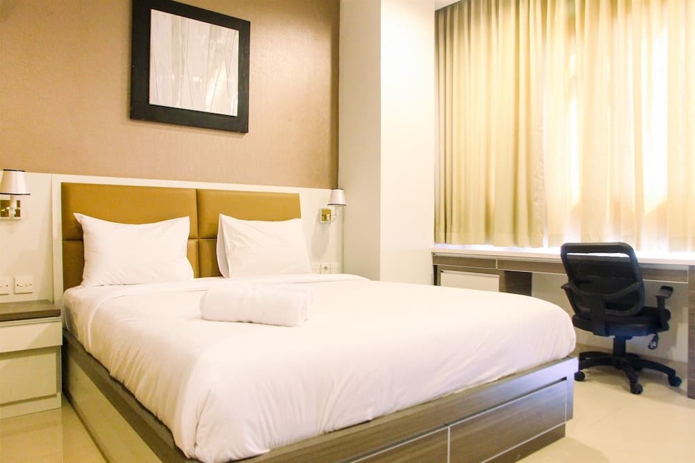 Deluxe and Modern Studio M Gold Tower Apartment
